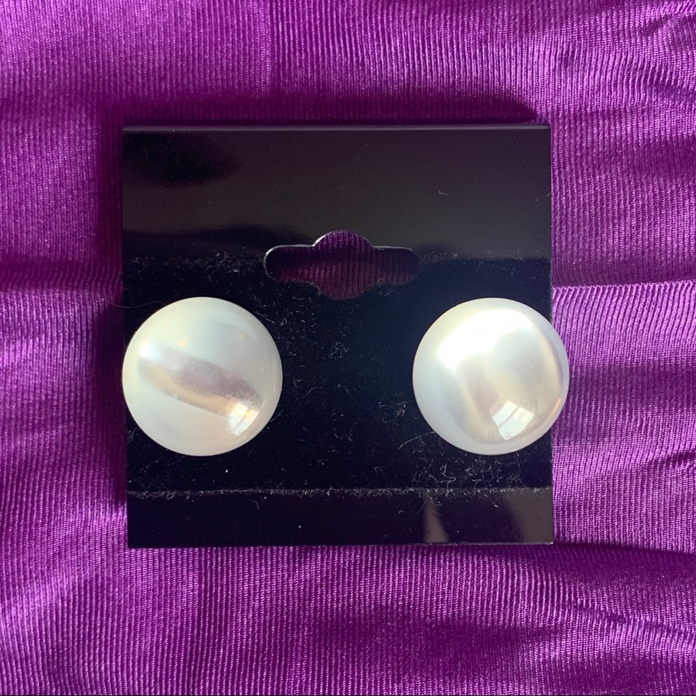 White Cat Eye Acrylic Circle Stud Back Earrings
